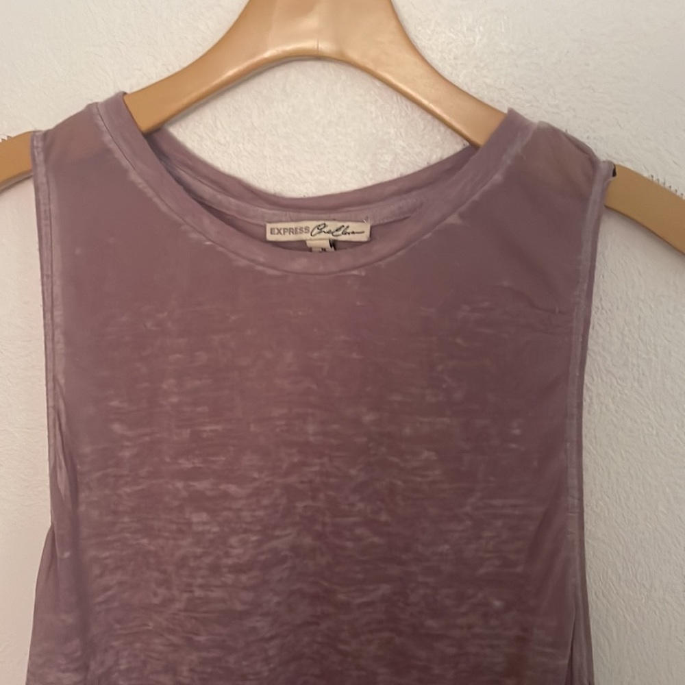 Distressed top - Picture 2 of 4